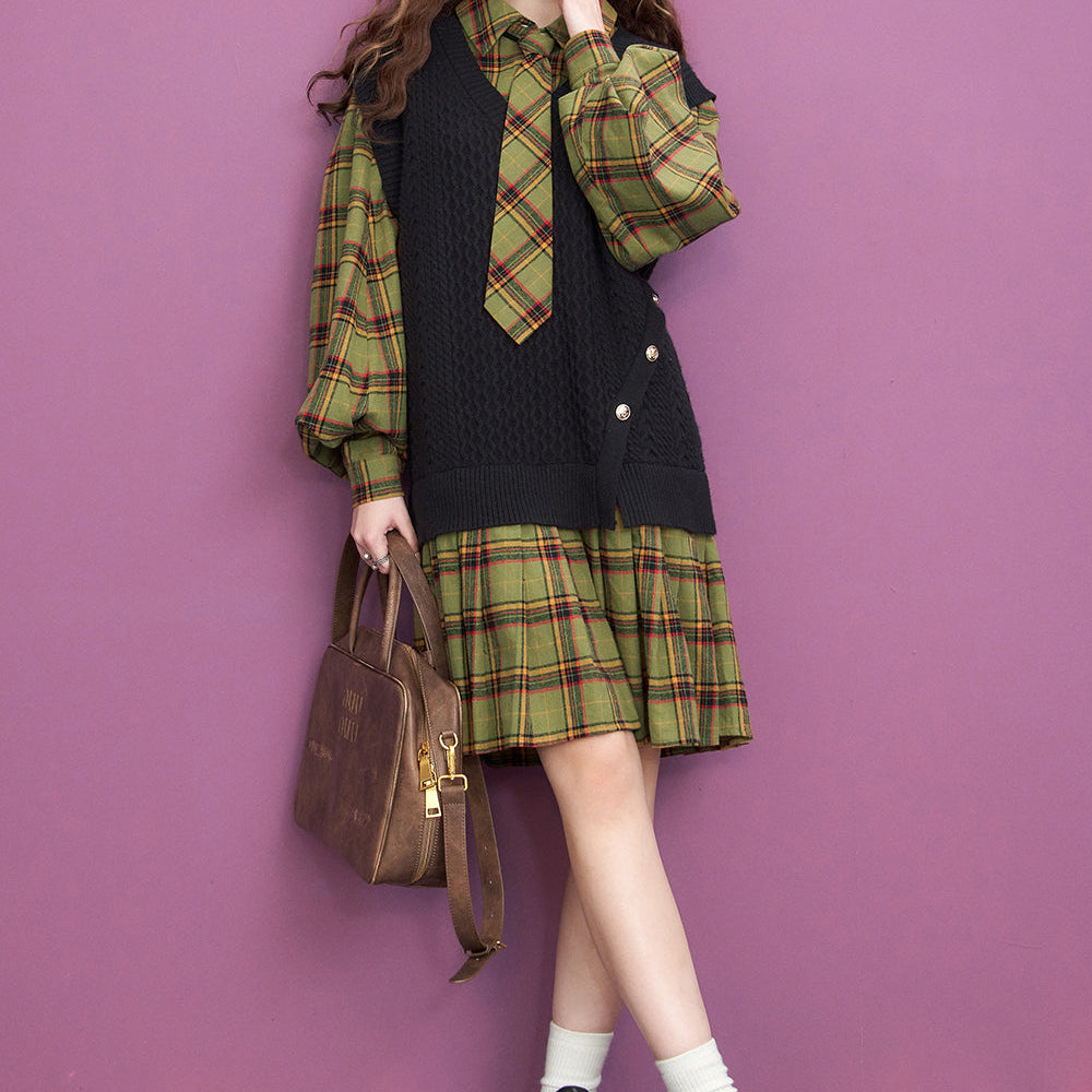 
                  
                    ELFSACK Free Tie Fake Two Pieces Knitted Dress Women 2023 Autumn/Winter Long Sleeve Loose Academic Style Dress
                  
                