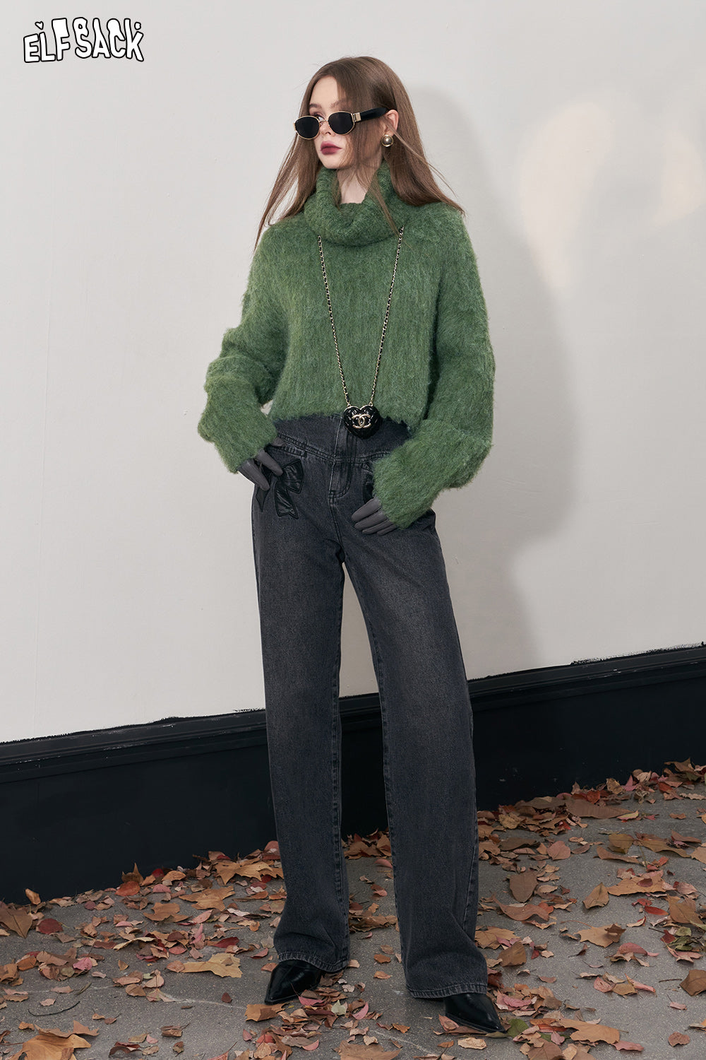 
                  
                    ELFSACK Green Turtleneck Designer Sweater Women 2023 Winter Imitation Camel hair Christmas Knitwears
                  
                