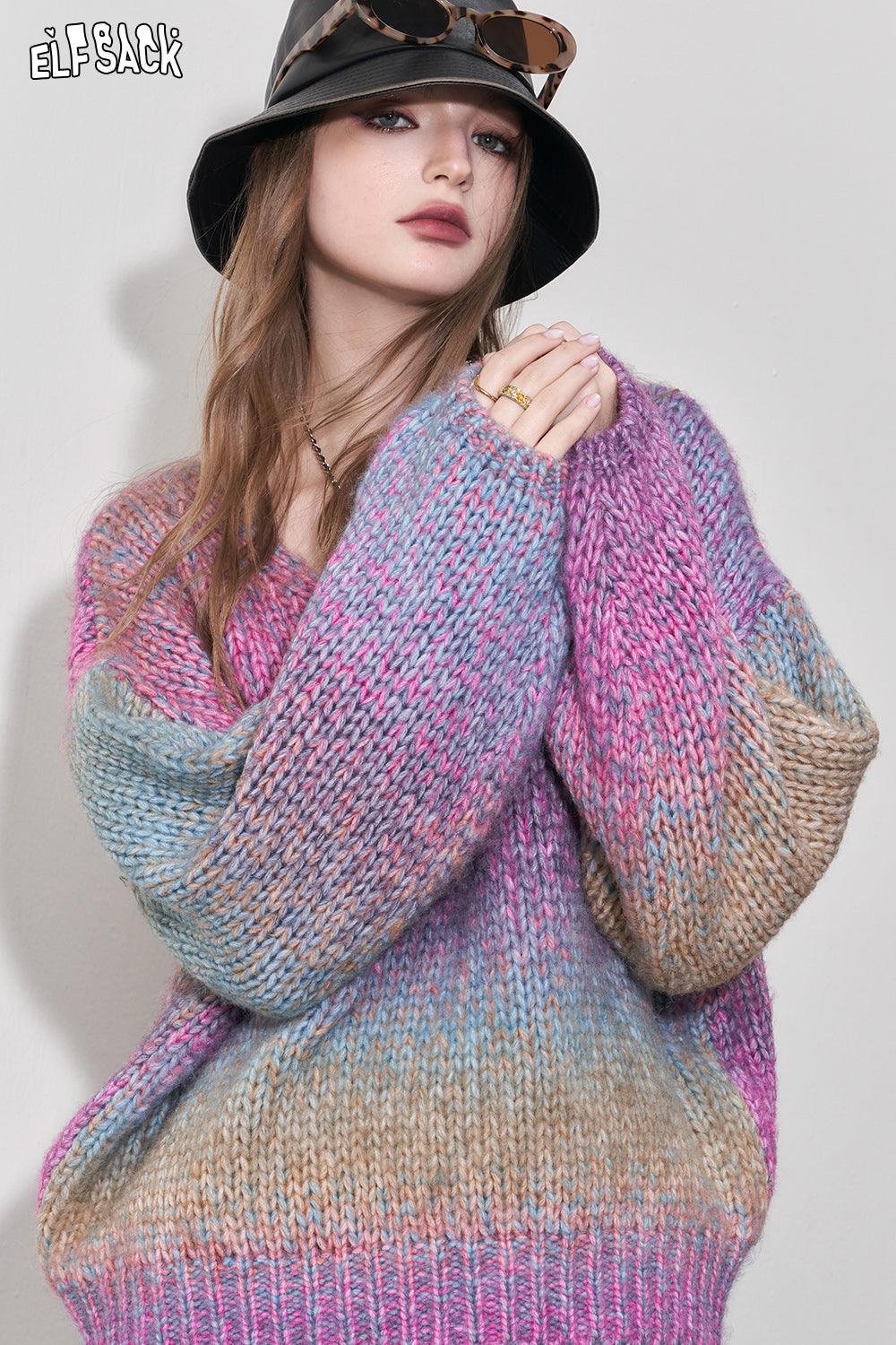 ELFSACK Gyaru Rainbow Pullover Sweater Women 2023 Winter Harajuku Knitwears