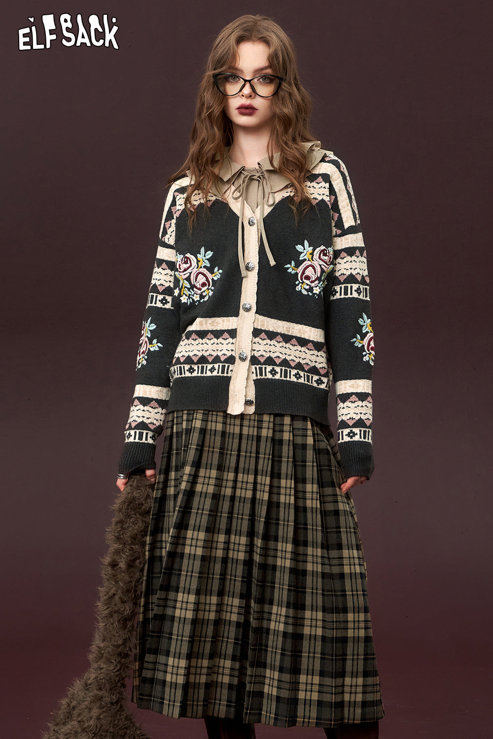 
                  
                    ELFSACK Fair Isle Style Cardigan Woman 2023 Winter New V Neck Long Sleeve Outwears
                  
                