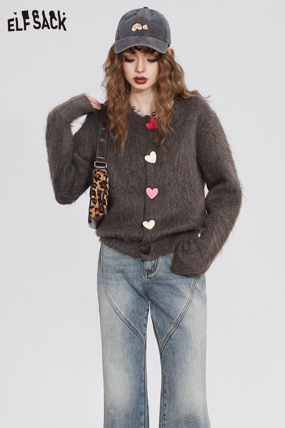 
                  
                    ELFSACK Heart Button Sweater Cardigan For Women 2023 Winter Korean Fashion Designer Knitwears
                  
                