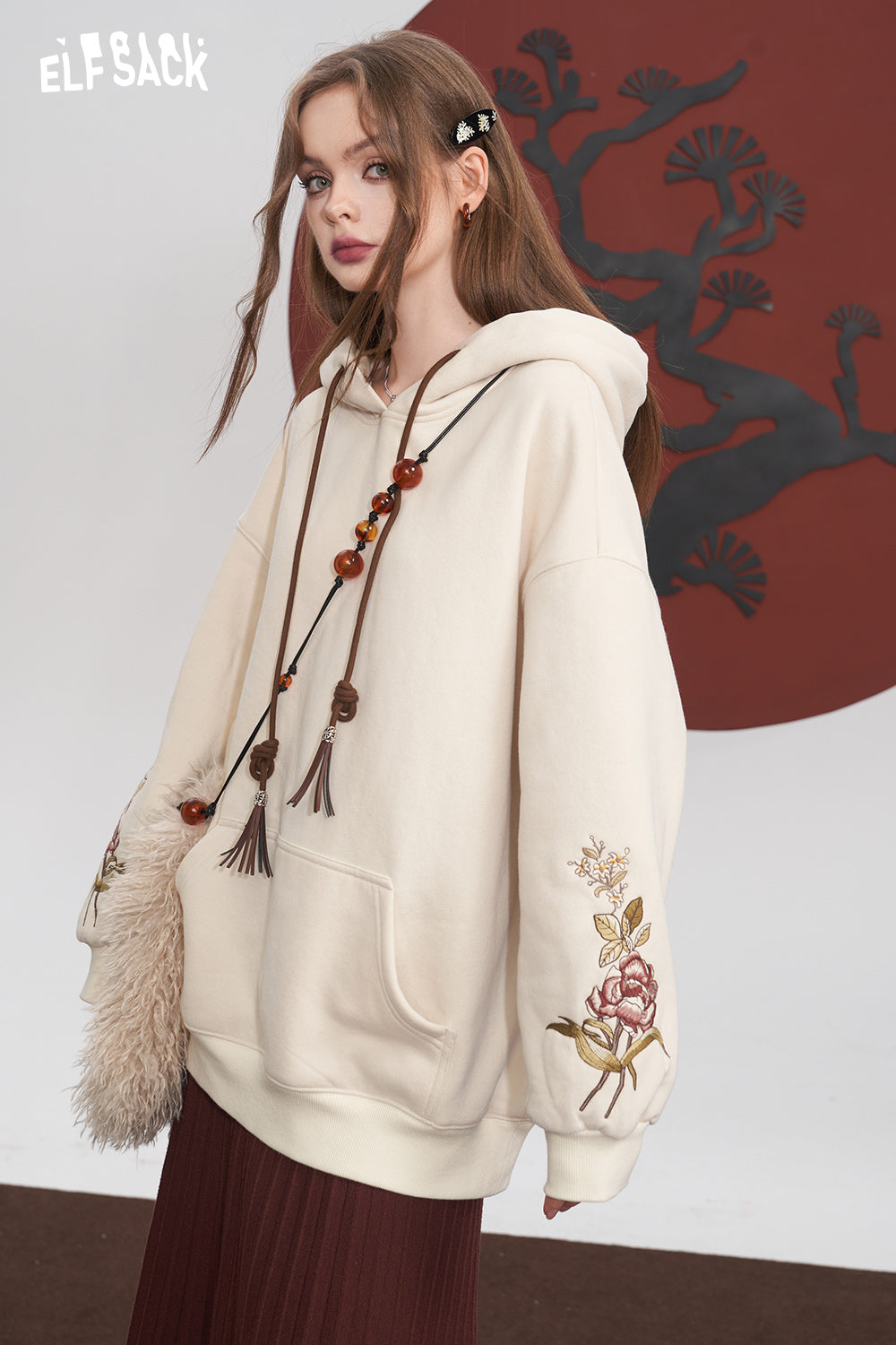 
                  
                    ELFSACK Embroidery Fleece Hoodies Outwear Women 2023 Winter Long Sleeve Loose Sweatshirt
                  
                