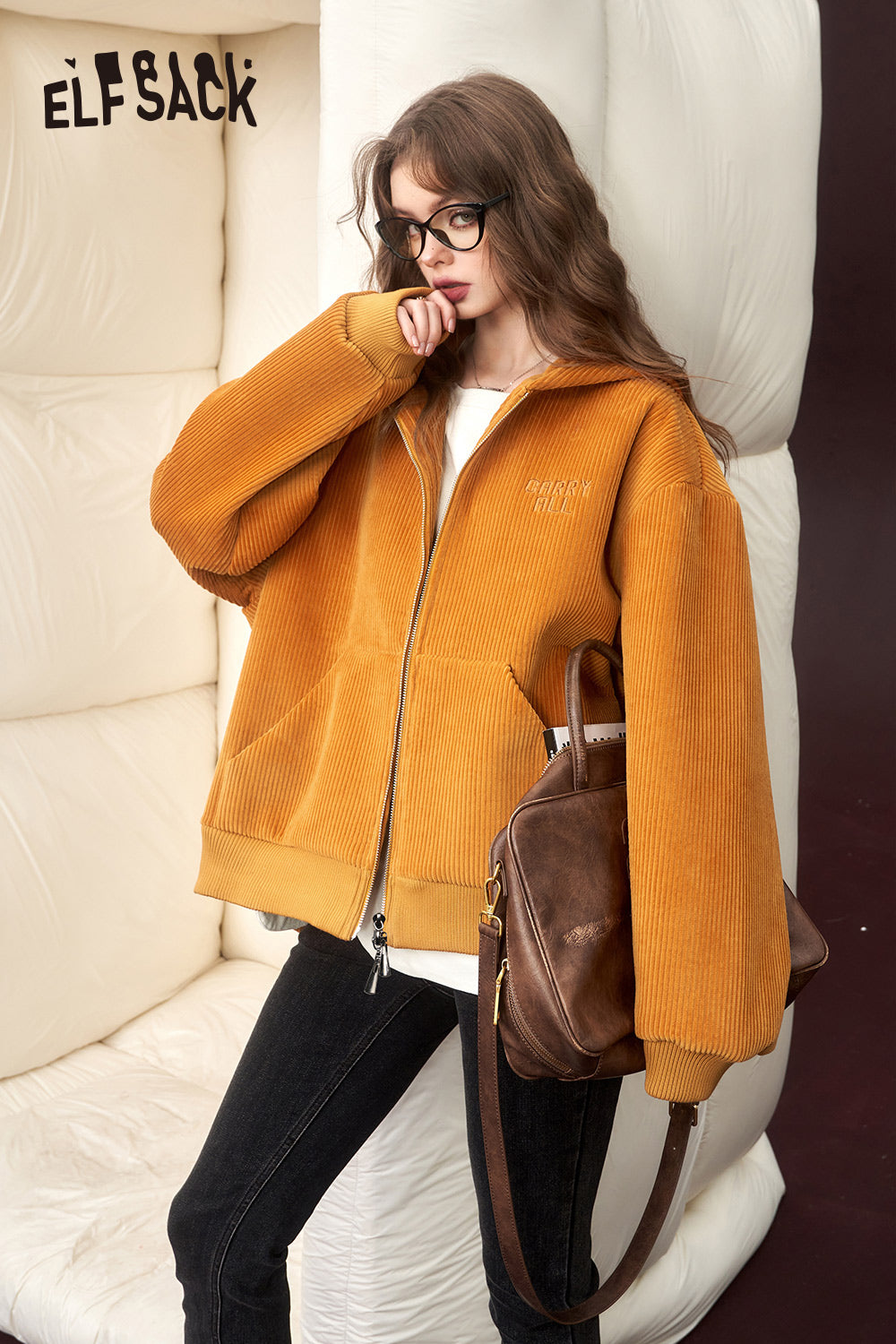 
                  
                    ELFSACK Corduroy Fleece Hoodied Thick Jackets Women 2023 Winter New Designer Luxury Outwears
                  
                