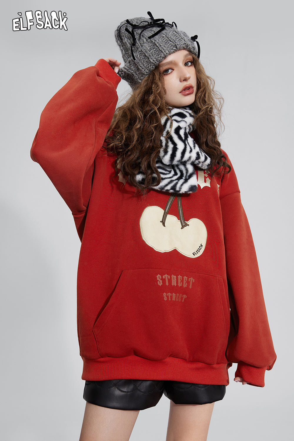 
                  
                    ELFSACK Graphic Kawaii Cherry Fleece Hoodies Women 2023 Winter New Plus Size Korean Fashion Tops
                  
                