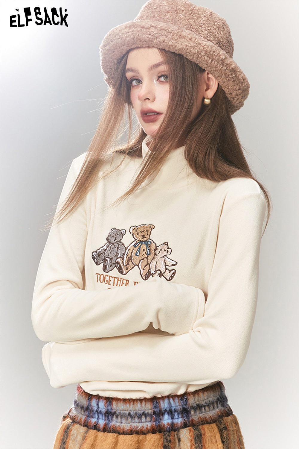 
                  
                    ELFSACK Kawaii Slim Turtleneck Woman 2023 Winter New Korean Fashion Knitwears T-Shirts
                  
                