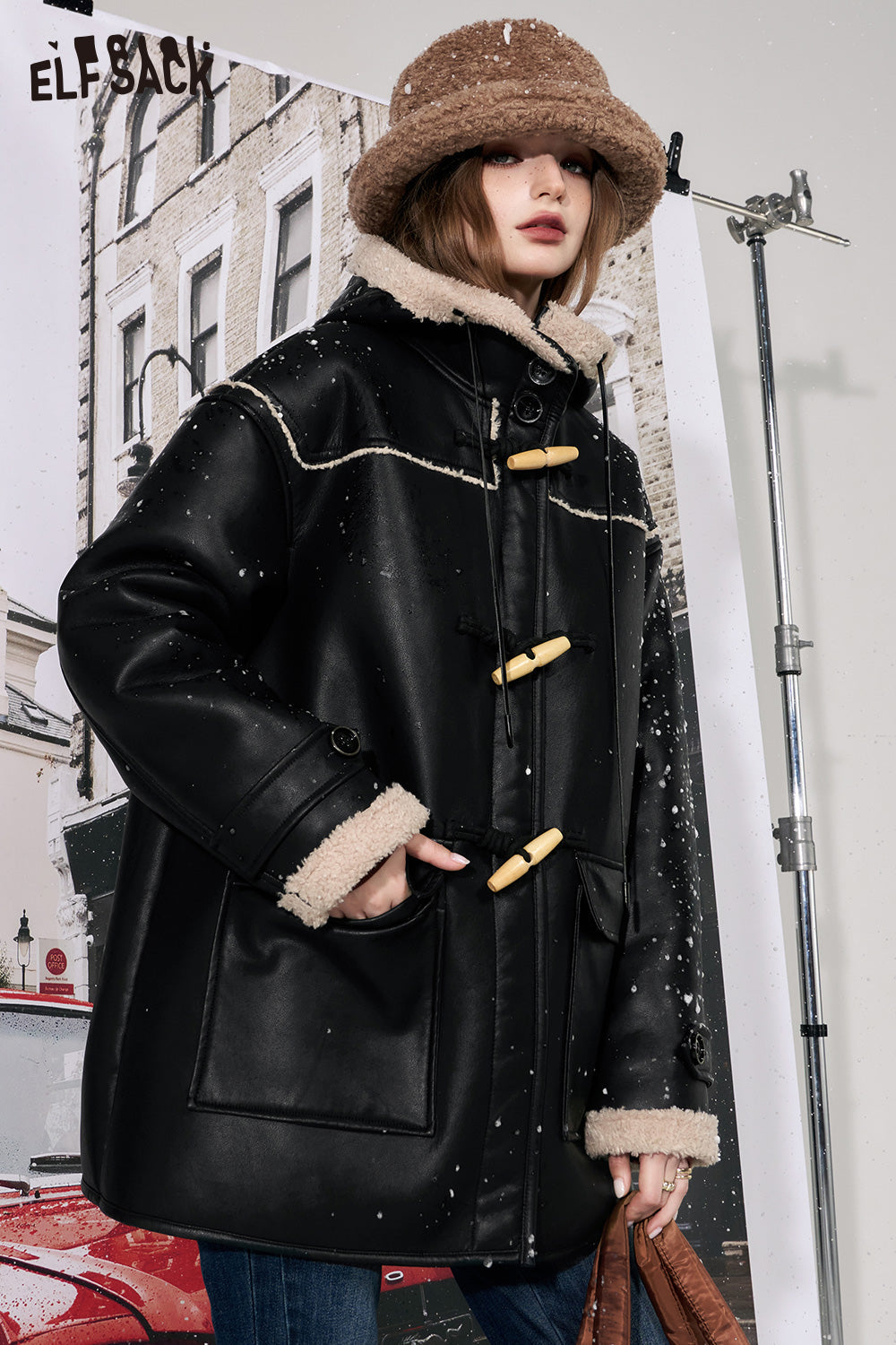 
                  
                    ELFSACK Korean Fashion Hoodie Fleece PU Coats Woman 2023 Winter New Designer Luxury Clothes
                  
                