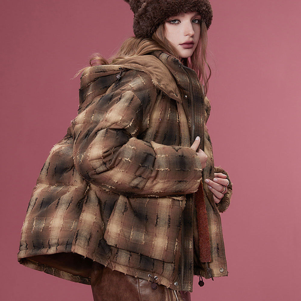 ELFSACK Korean Fashion Plaid Down Coats Women 2023 Winter New Short Designer Outwears