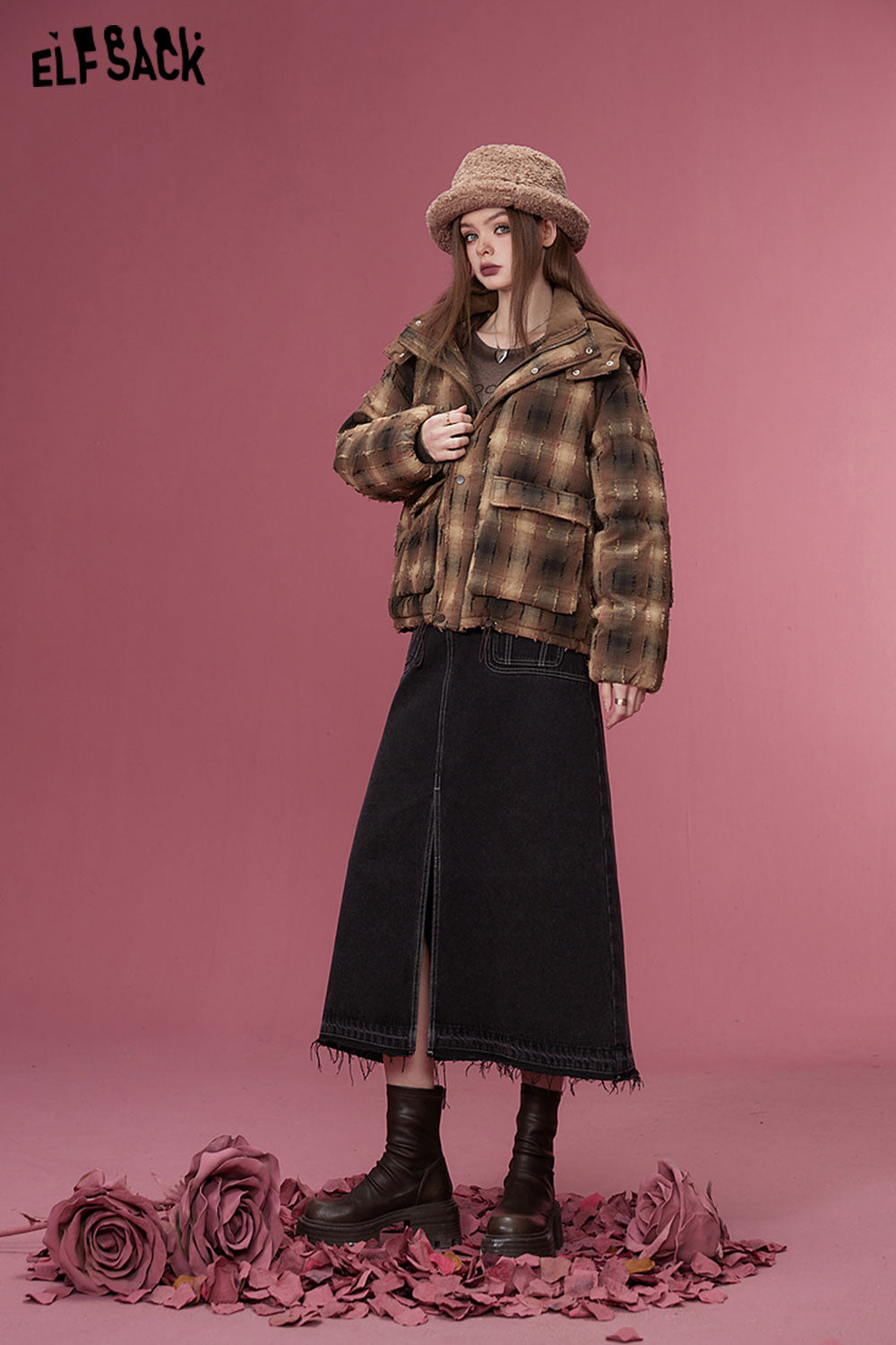 
                  
                    ELFSACK Korean Fashion Plaid Down Coats Women 2023 Winter New Short Designer Outwears
                  
                