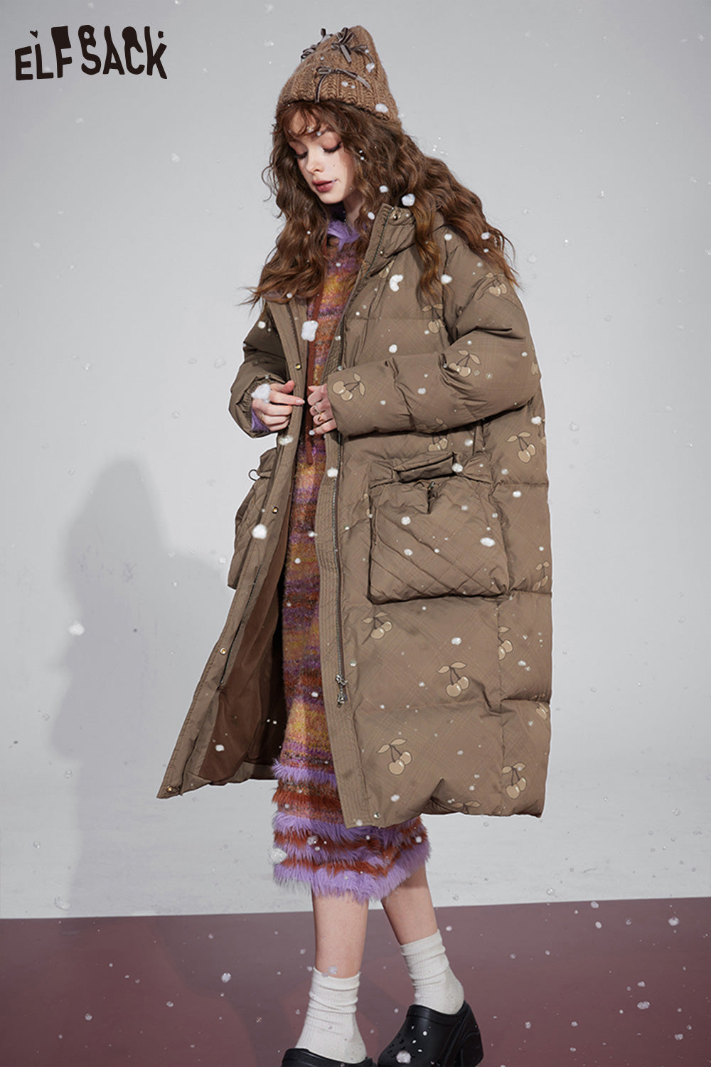 ELFSACK Graphic Cherry Korean Fashion Down Coats Women 2023 Winter New Mid-length Outwears