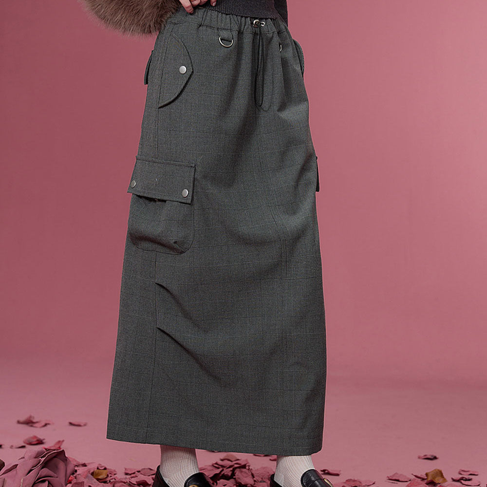 
                  
                    ELFSACK Korean Fashion Skirts Women 2023 Winter New Designer Sports Bottom
                  
                