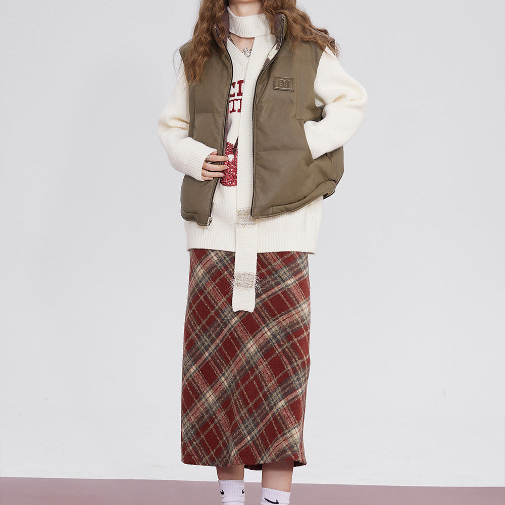
                  
                    ELFSACK Christmas Y2K 2000s Gyaru Mini Skirt Women 2023 Winter Korean Fashion Bottom
                  
                