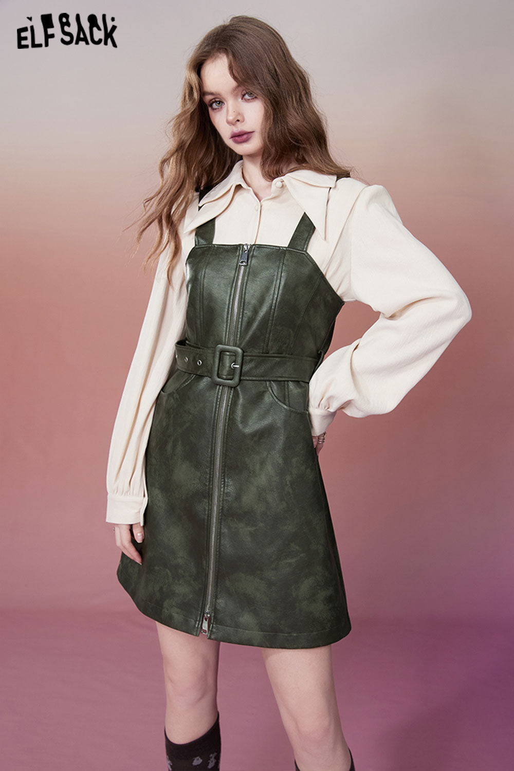 
                  
                    ELFSACK 2000s Korean Fashion PU Suspender Dresses Women 2023 Winter Luxury Designer Dress
                  
                